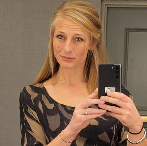 Meet your Posher, Alexis